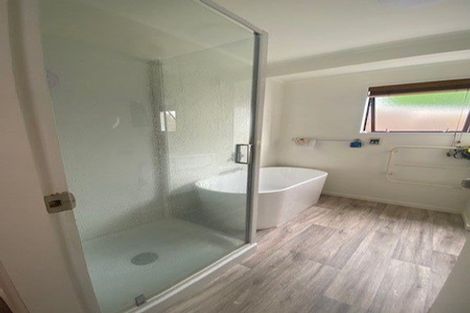 Photo of property in 207a Whites Line East, Waiwhetu, Lower Hutt, 5010