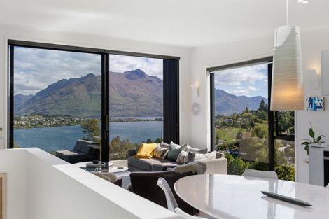 Photo of property in 16 Highlands Close, Queenstown, 9300
