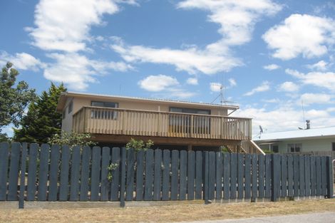 Photo of property in 104 Pukehina Parade, Pukehina, Te Puke, 3189