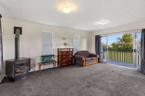 Photo of property in 121 Weraroa Road, Waverley, 4510