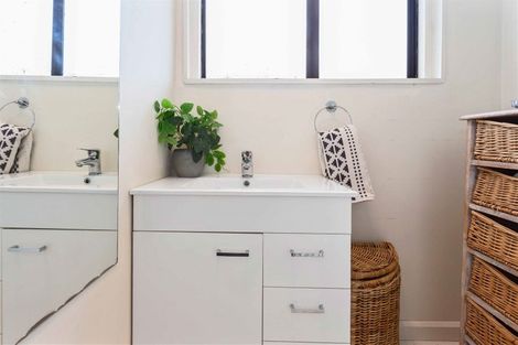 Photo of property in 41 Suva Street, Upper Riccarton, Christchurch, 8041