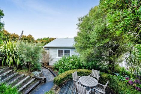 Photo of property in 35 Belt Road, Moturoa, New Plymouth, 4310