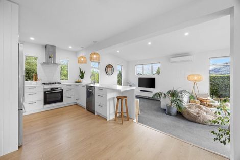 Photo of property in 17 Hillview Place, Wanaka, 9305