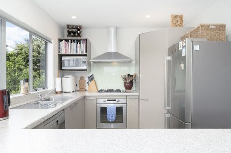 Photo of property in 27 Endeavour Drive, Whitby, Porirua, 5024