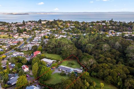 Photo of property in 166 Godley Road, Titirangi, Auckland, 0604