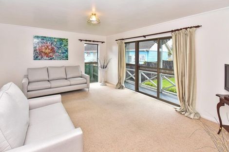 Photo of property in 3 Iris Place, Clendon Park, Auckland, 2103