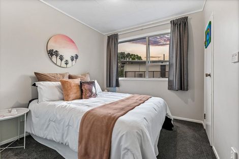 Photo of property in 18 Solar Road, Glen Eden, Auckland, 0602