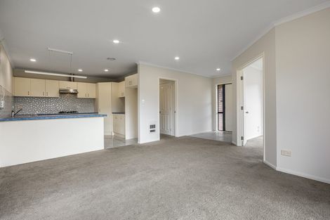 Photo of property in 13 Attymon Lane, East Tamaki, Auckland, 2016