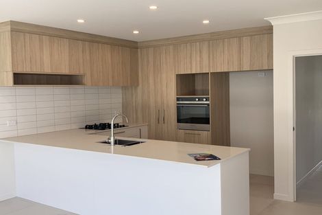 Photo of property in 20 Rauriki Lane, Rosehill, Papakura, 2113