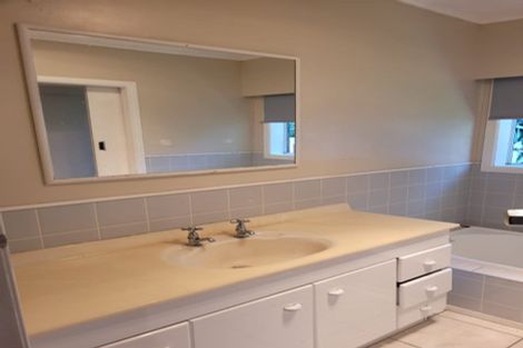 Photo of property in 15 Shirley Avenue, Papakura, 2110