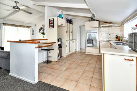 Photo of property in 13 Lismore Place, Papatoetoe, Auckland, 2025