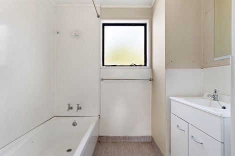 Photo of property in 49 Meadowvale Rise, Titirangi, Auckland, 0604