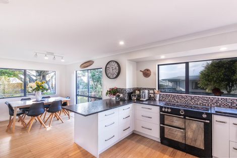 Photo of property in 31 Dillon Street, Waihi Beach, 3611