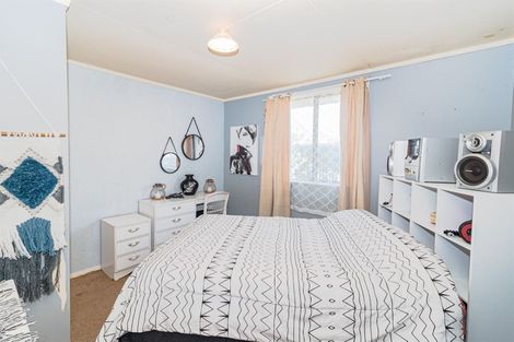 Photo of property in 15 Waitote Street, Castlecliff, Whanganui, 4501