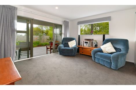 Photo of property in 5a Melia Place, Stanmore Bay, Whangaparaoa, 0932