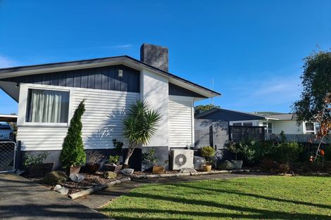 Photo of property in 27 Joanna Place, Deanwell, Hamilton, 3206