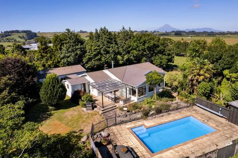 Photo of property in 524 Tikorangi Road, Tikorangi, Waitara, 4383