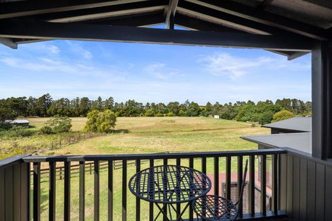 Photo of property in 216 Riverhead Road, Kumeu, 0892