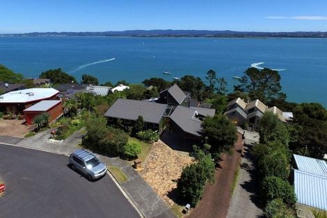 Photo of property in 32 Brigantine Drive, Beach Haven, Auckland, 0626