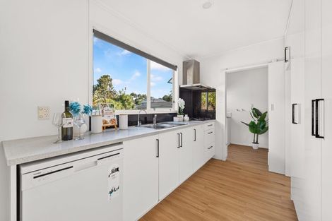 Photo of property in 2/35a Woodglen Road, Glen Eden, Auckland, 0602