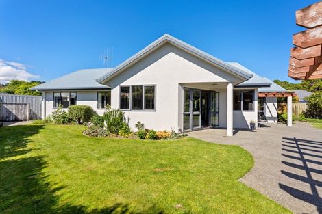 Photo of property in 10 Carlow Grove, Birchville, Upper Hutt, 5018