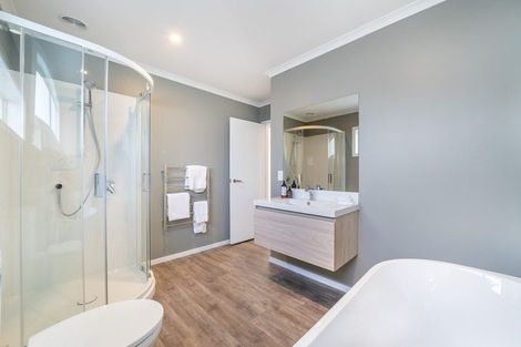 Photo of property in 2 Takapo Grove, Kelson, Lower Hutt, 5010