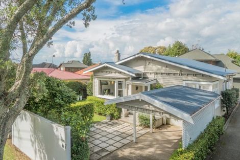 Photo of property in 7 Irirangi Road, Greenlane, Auckland, 1061
