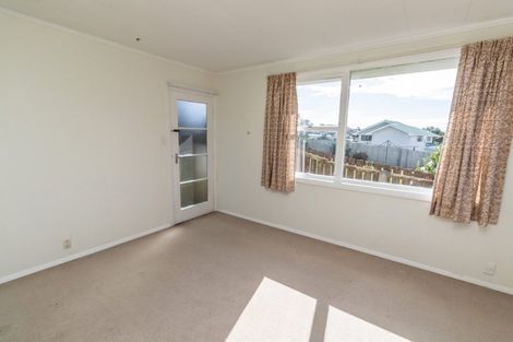 Photo of property in 101 Kenmore Street, Newlands, Wellington, 6037