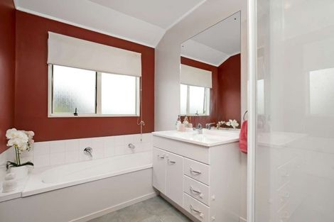 Photo of property in 10c Cambourne Road, Papatoetoe, Auckland, 2025