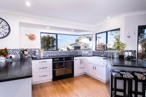 Photo of property in 31 Dillon Street, Waihi Beach, 3611