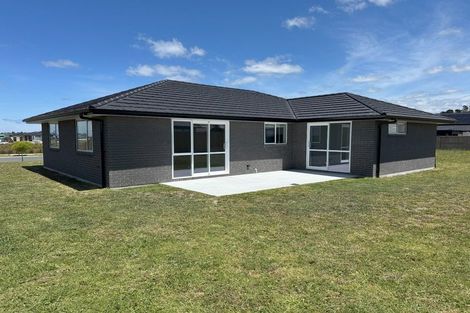 Photo of property in 30 Te Piriti Road, One Tree Point, 0118