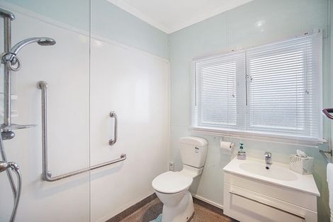 Photo of property in 33 St Michaels Avenue, Point Chevalier, Auckland, 1022