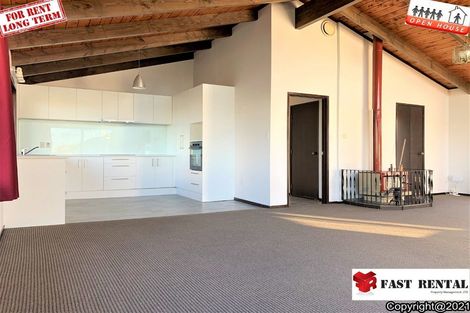 Photo of property in 18 Sumich Place, West Harbour, Auckland, 0618