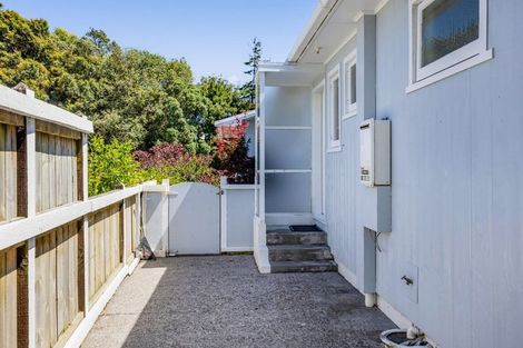 Photo of property in 37 Awanui Street, Merrilands, New Plymouth, 4312