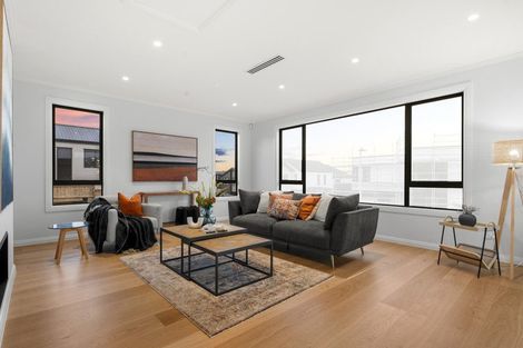 Photo of property in 12 Makumaku Place, Long Bay, Auckland, 0630