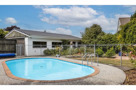 Photo of property in 19 Joyce Crescent, Ilam, Christchurch, 8041