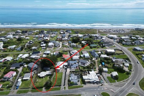 Photo of property in 46 Signal Street, Foxton Beach, Foxton, 4815