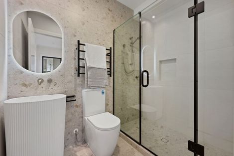 Photo of property in 6a Gulf Crest, Bucklands Beach, Auckland, 2012