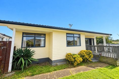 Photo of property in 1 Gambare Place, Wattle Downs, Auckland, 2103
