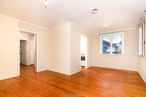 Photo of property in 48 Longburn Road, Henderson, Auckland, 0610