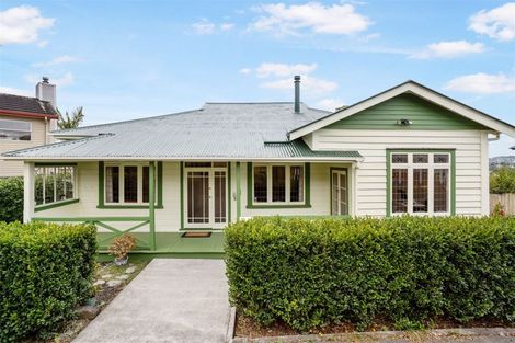 Photo of property in 21 Farquhar Road, Glendene, Auckland, 0602
