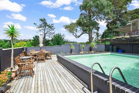 Photo of property in 1/170 Stapleford Crescent, Browns Bay, Auckland, 0630