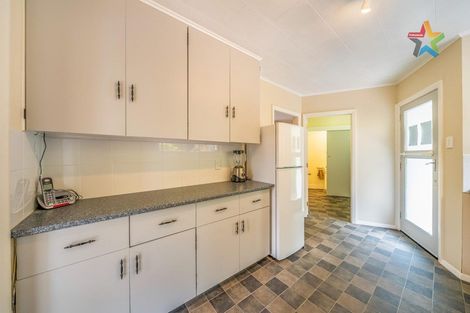 Photo of property in 42 Akatea Road, Korokoro, Lower Hutt, 5012