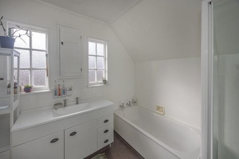 Photo of property in 76 Wharfe Street, South Hill, Oamaru, 9400