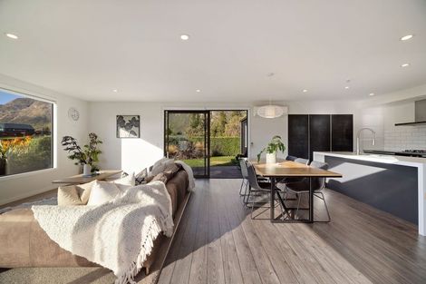 Photo of property in 3 Caithness Court, Jacks Point, Queenstown, 9371