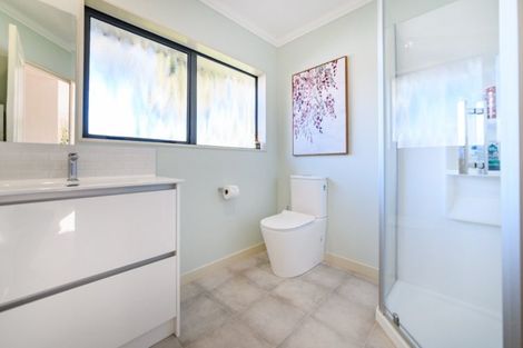 Photo of property in 12 Mana Place, Awapuni, Palmerston North, 4412