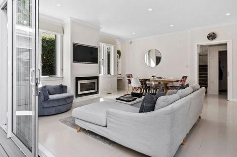 Photo of property in 2 Katherine Avenue, Thorndon, Wellington, 6011