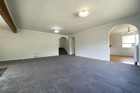 Photo of property in 24 Mirrabooka Avenue, Botany Downs, Auckland, 2010