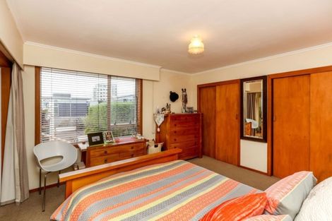 Photo of property in 2/5 Hine Street, New Plymouth, 4310