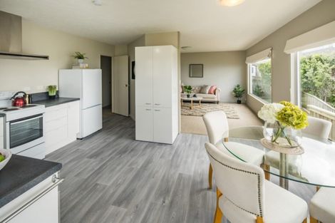 Photo of property in 18 Dargle Way, Island Bay, Wellington, 6023